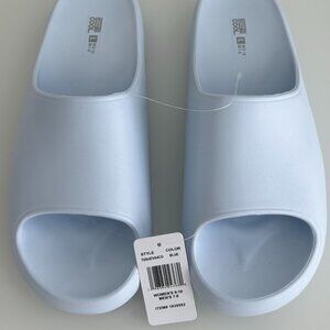 NWT-32 Degrees Cool Cushion Slide - Blue Size 9-10 Women's